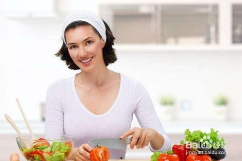 家庭主妇吃瓜样子视频播放,揭秘日常生活中的欢乐瞬间