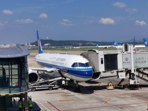 南航飞机吃瓜视频,乘客捕捉瞬间引发热议