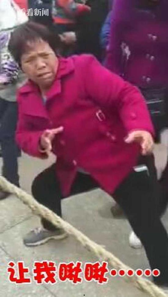 吃瓜大妈吓坏了视频大全,视频大全揭秘惊魂一幕