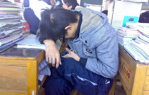 魏县吃瓜事件 小孩视频,小孩视频引发社会关注