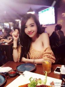 越南妞吃瓜视频,揭秘越南街头美食与生活百态