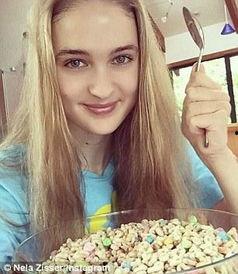 南非女模吃瓜视频,吃瓜视频引发网友热议