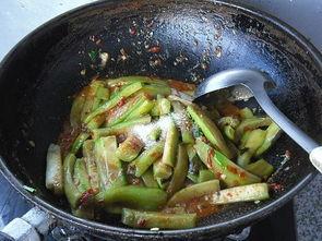 吃蛇瓜的视频大全,视频大全带你领略独特风味