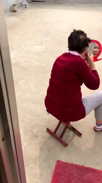 三位吃瓜群众视频